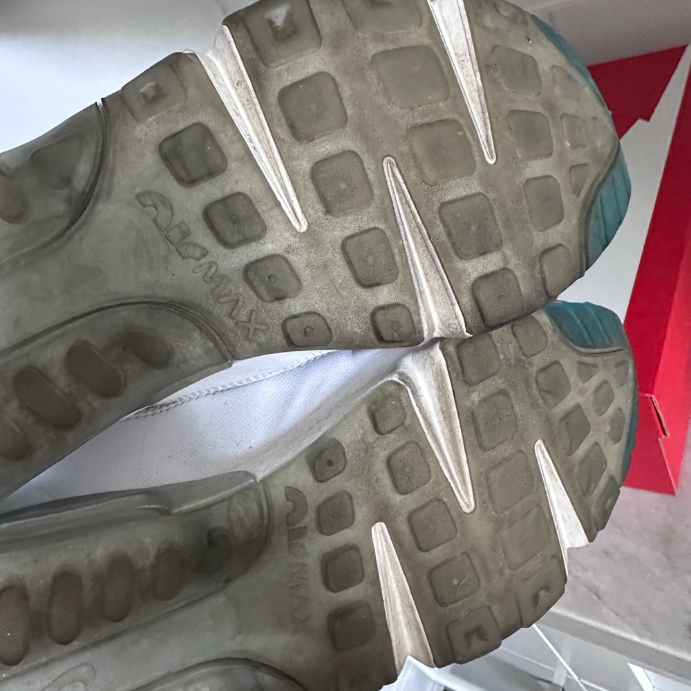 Nike Airmax 2090 platinum men’s 10.5 - Picture 5 of 5